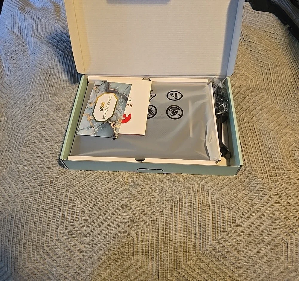 NWOT Akimart WIFI Photo Frame - Digital Display with App